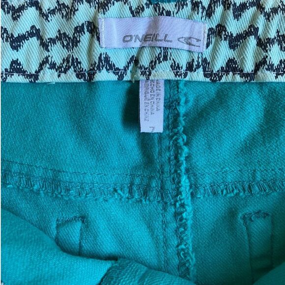 O'Neill Community Jean Shorts Women's Size 7 Teal Denim Raw Hem Beach Summer - Picture 8 of 12